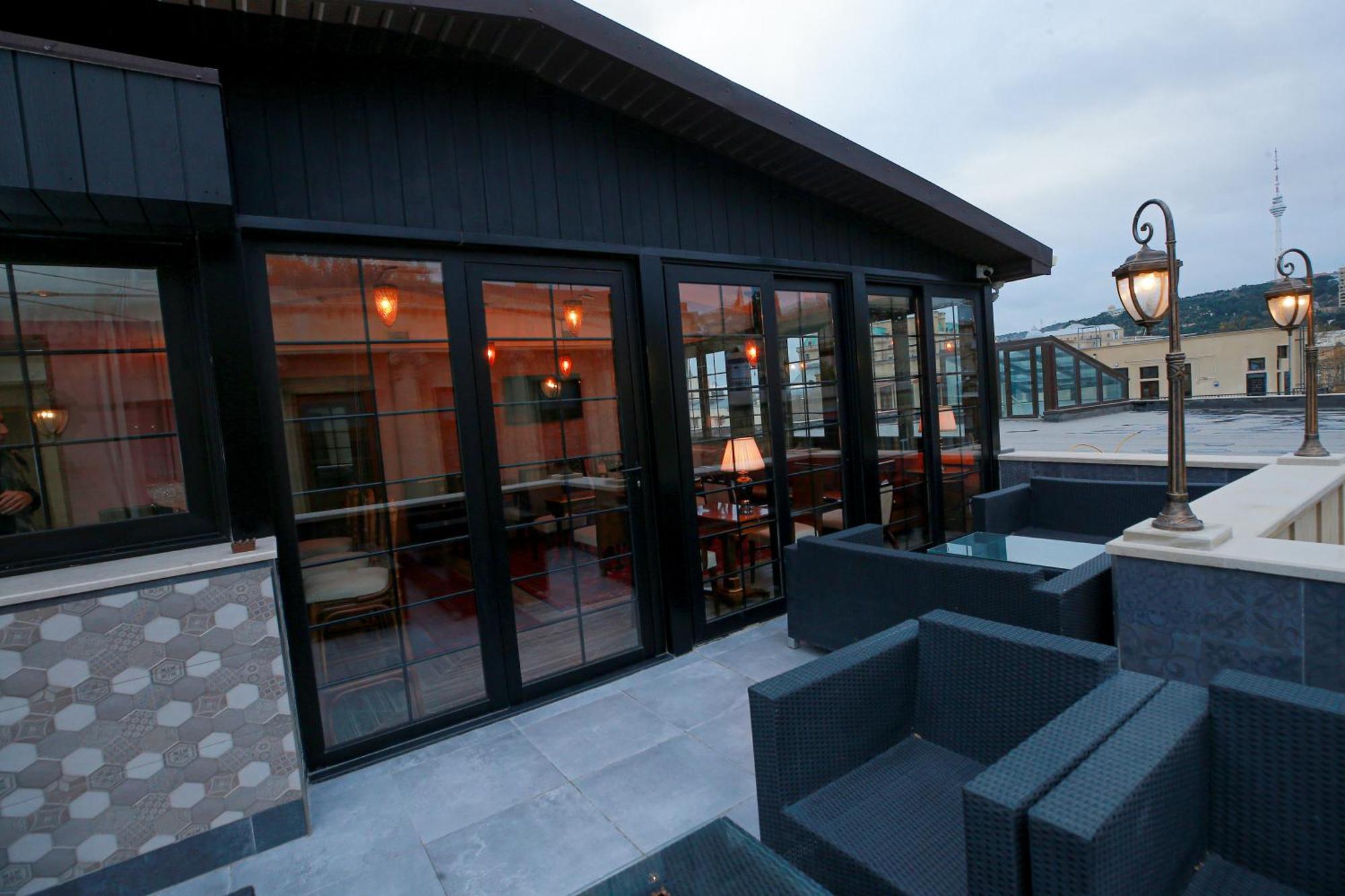 West Inn Hotel & Restaurant Nz Baky Esterno foto