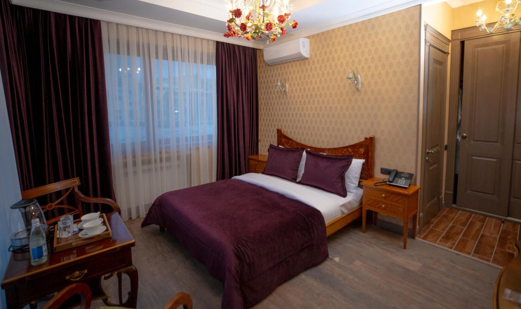 West Inn Hotel & Restaurant Nz Baky Esterno foto