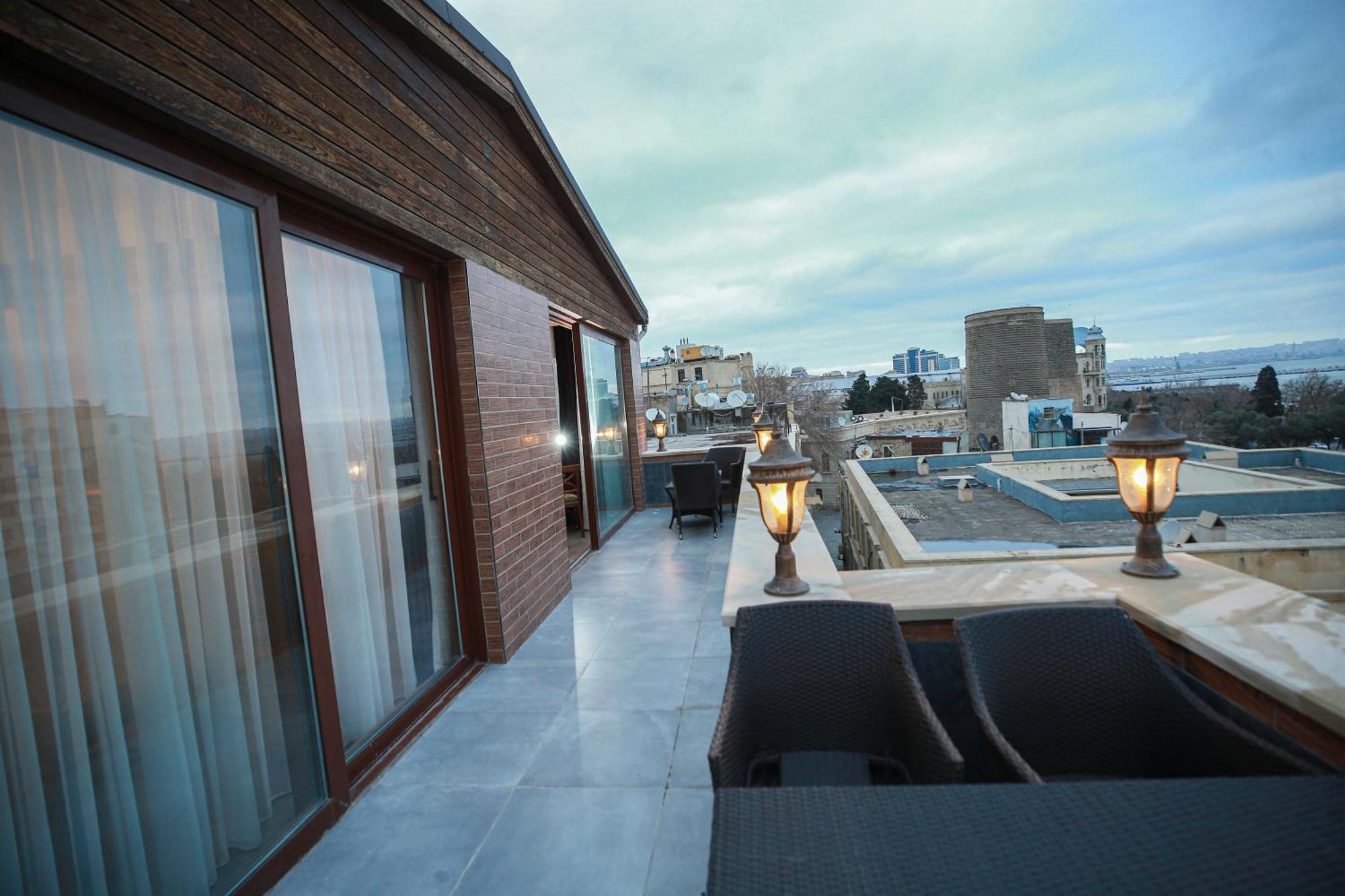 West Inn Hotel & Restaurant Nz Baky Esterno foto